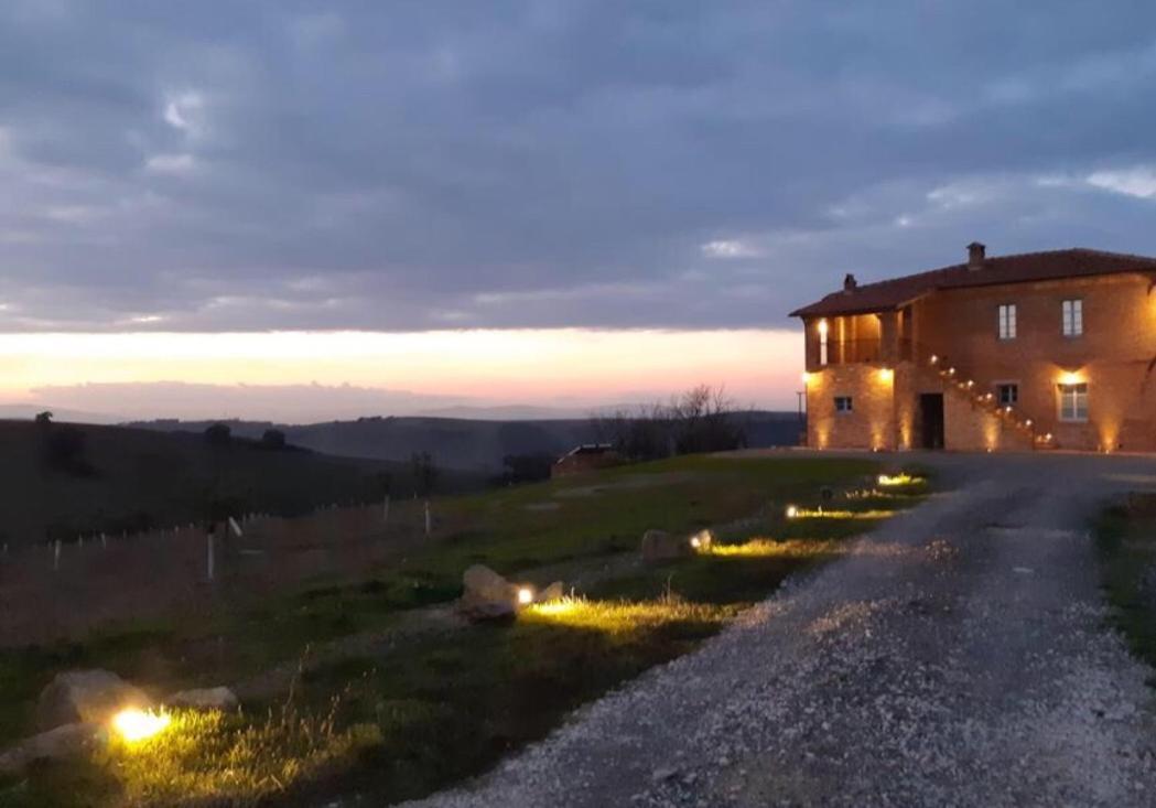 Cordella In Valdorcia Truffle And Olive Oil Resort Montalcino Exteriér fotografie